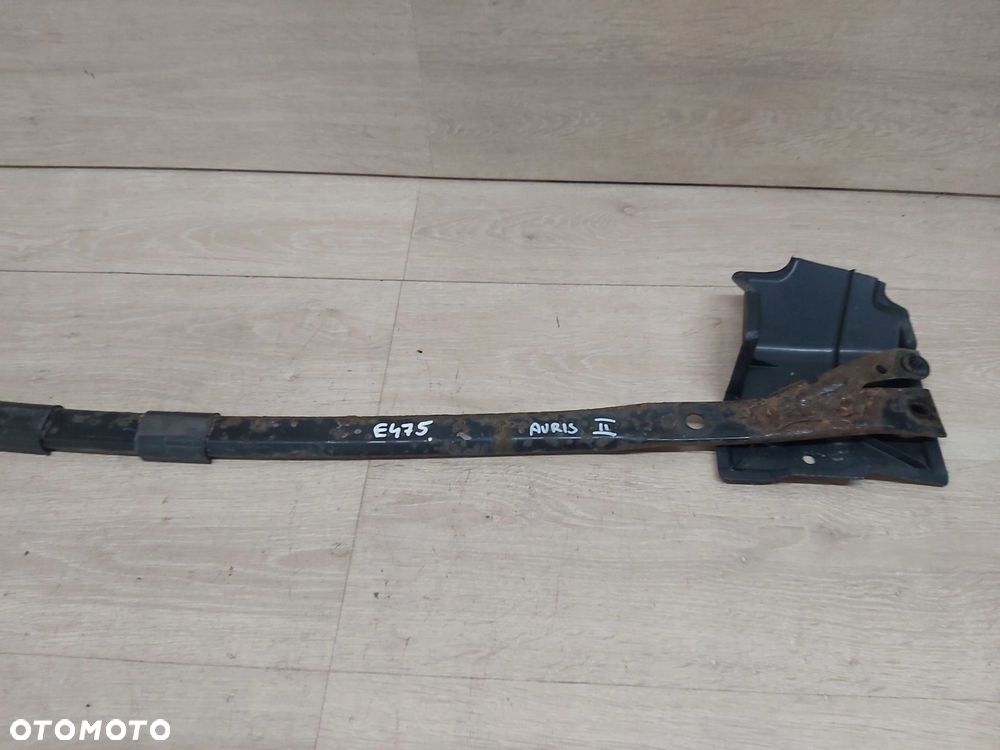 Toyota Auris II wspornik zbiornika rozpórka 13 - 18r - 2