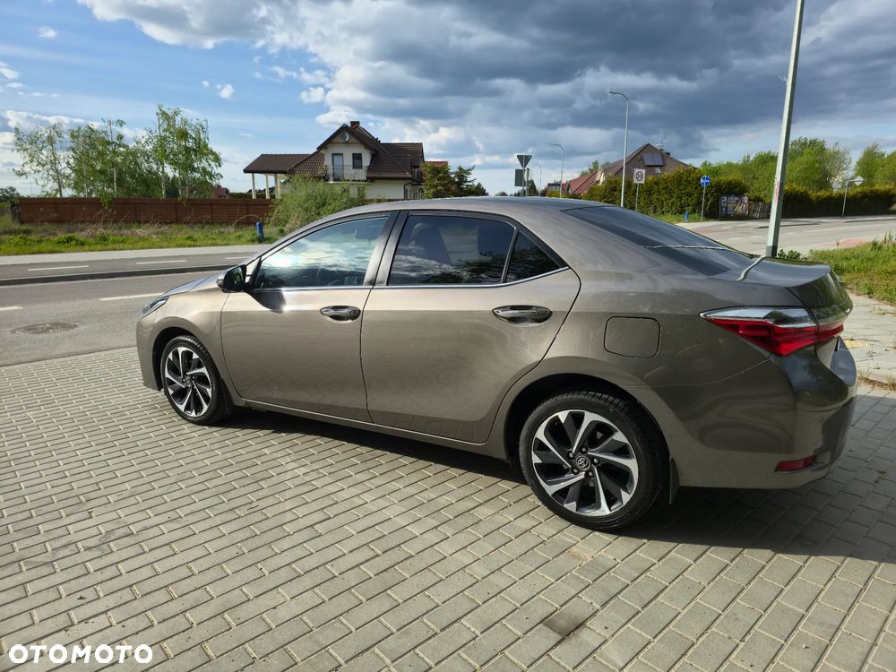 Toyota Corolla 1.6 Prestige EU6 - 18