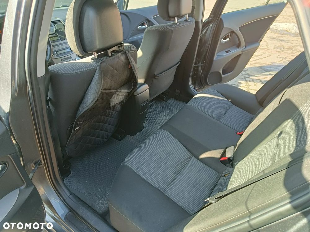Toyota Avensis 1.8 Luna - 8