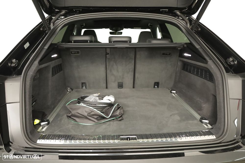 Audi Q8 55 TFSIe quattro Tiptronic - 29