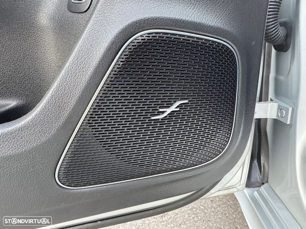 Mercedes-Benz A 250 e AMG Line - 20