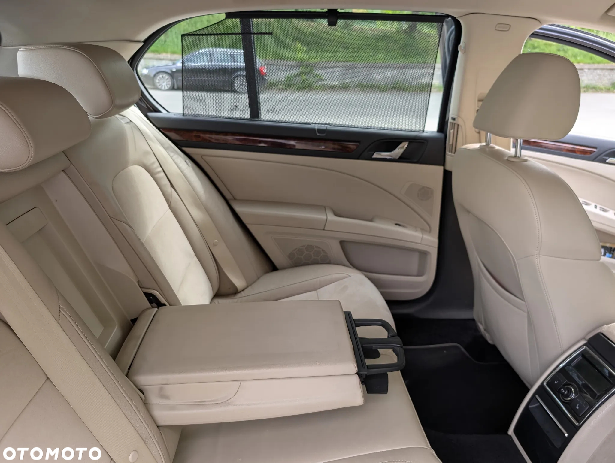 Skoda Superb 2.0 TDI Elegance DSG - 25