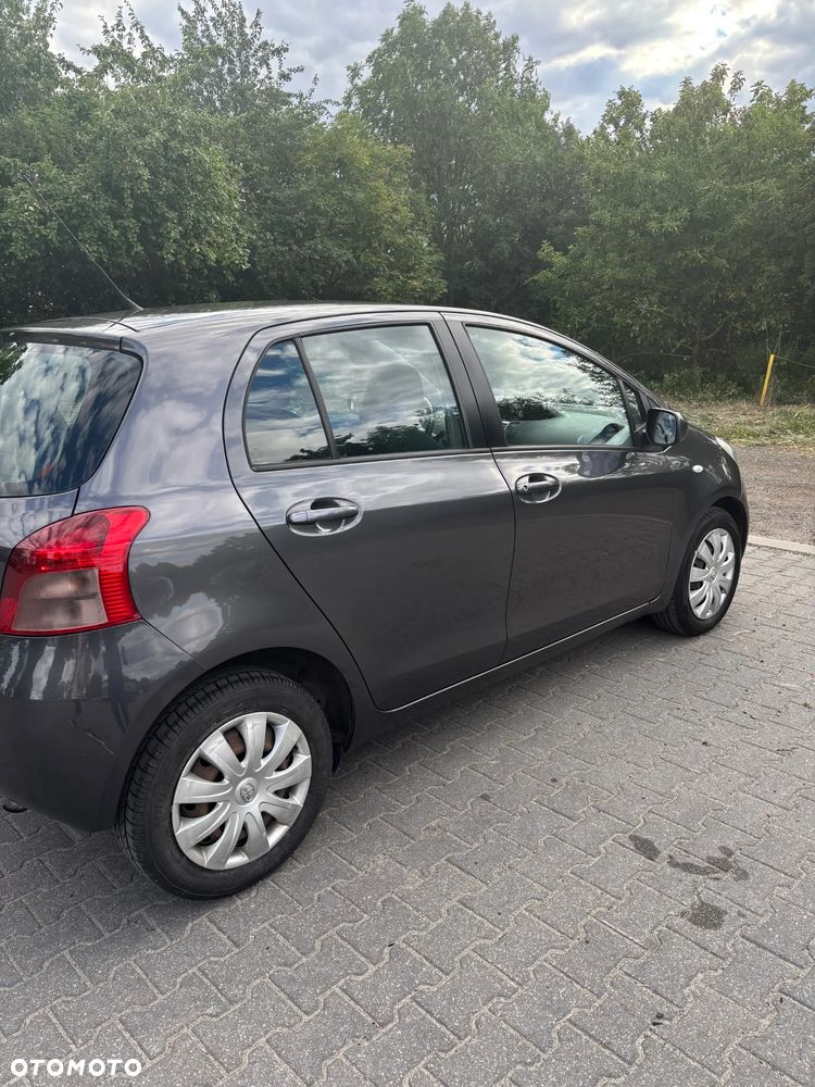 Toyota Yaris 1.3 Sol - 3