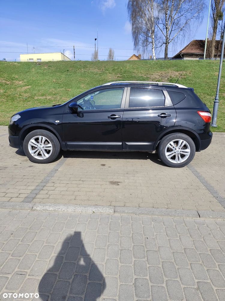 Nissan Qashqai 2.0 dCi 4 x 4 DPF tekna - 4