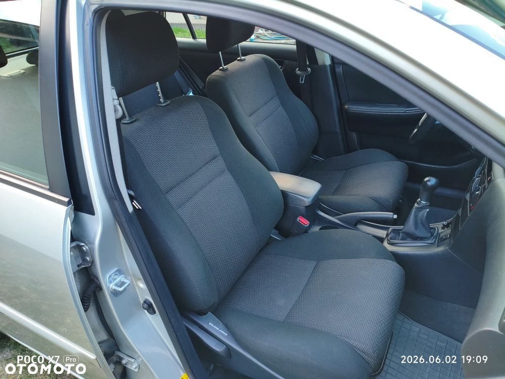 Toyota Corolla - 12