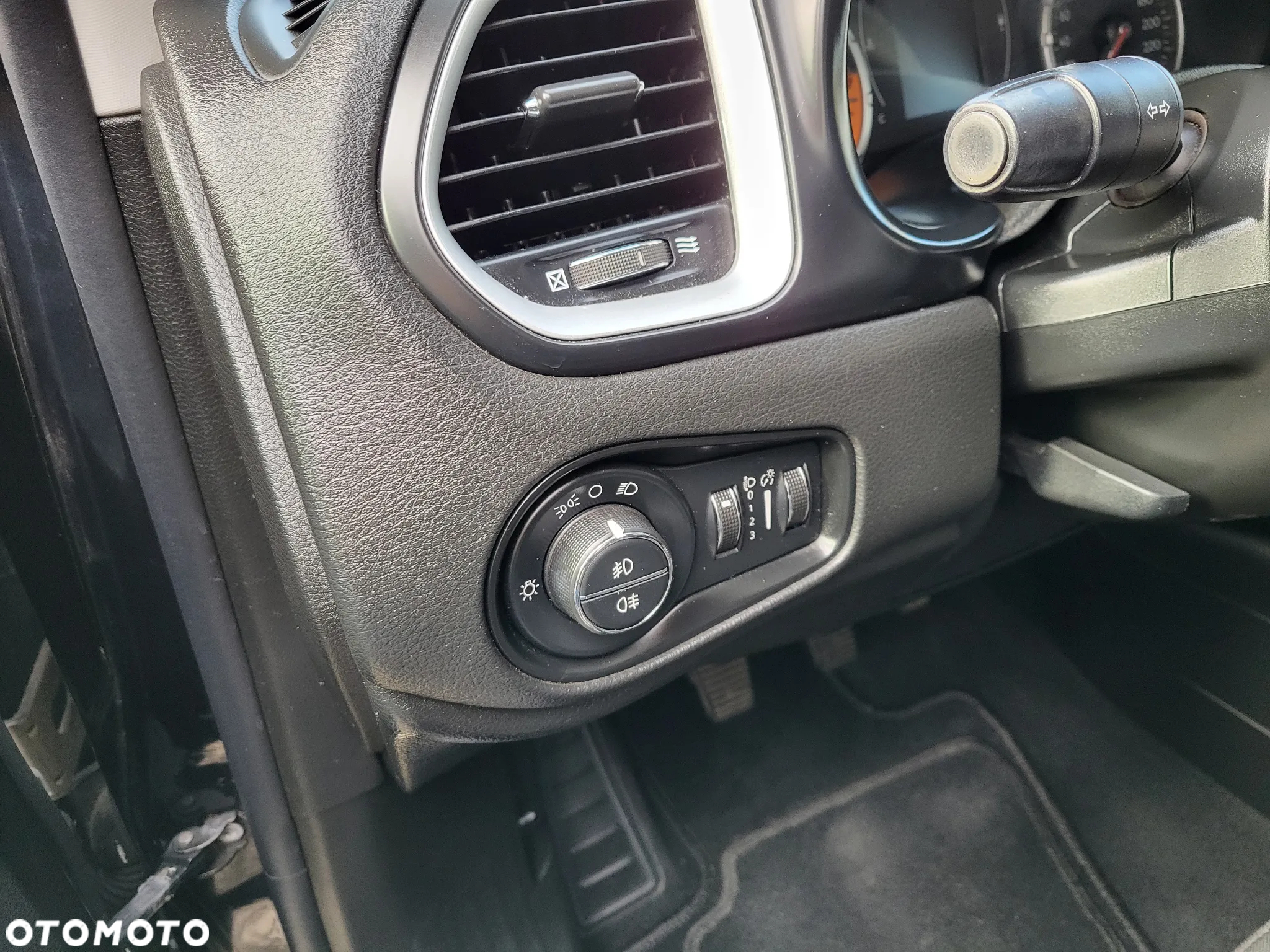 Jeep Renegade - 15