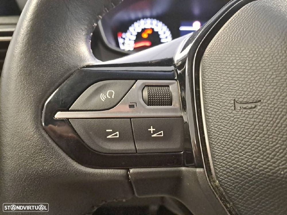 Peugeot 2008 1.2 PureTech Allure Pack - 16