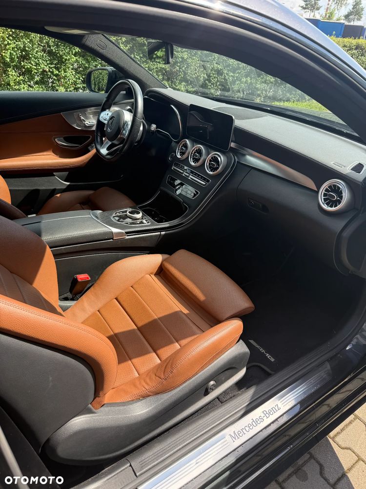 Mercedes-Benz Klasa C 300 9G-TRONIC AMG Line - 25