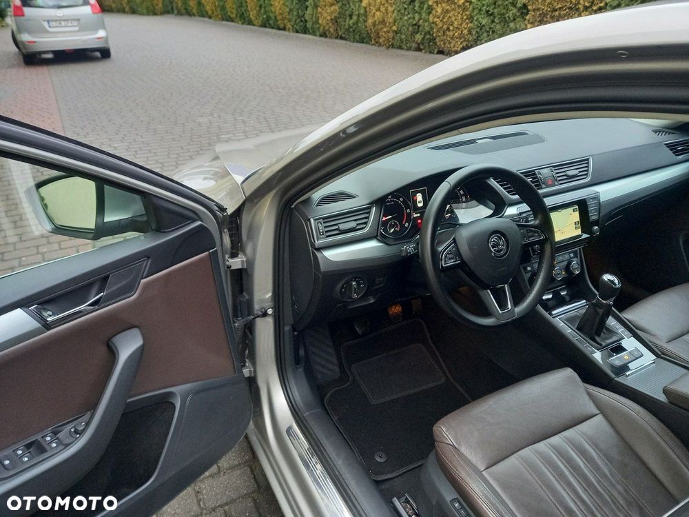 Skoda Superb 1.6 TDI Style - 27