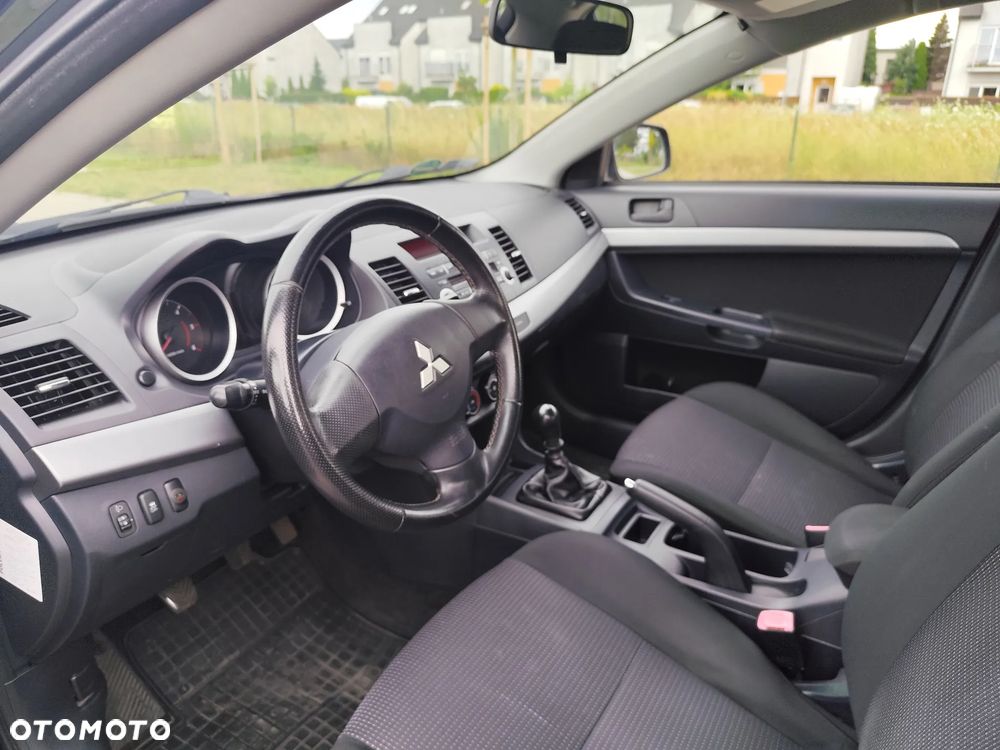 Mitsubishi Lancer - 6