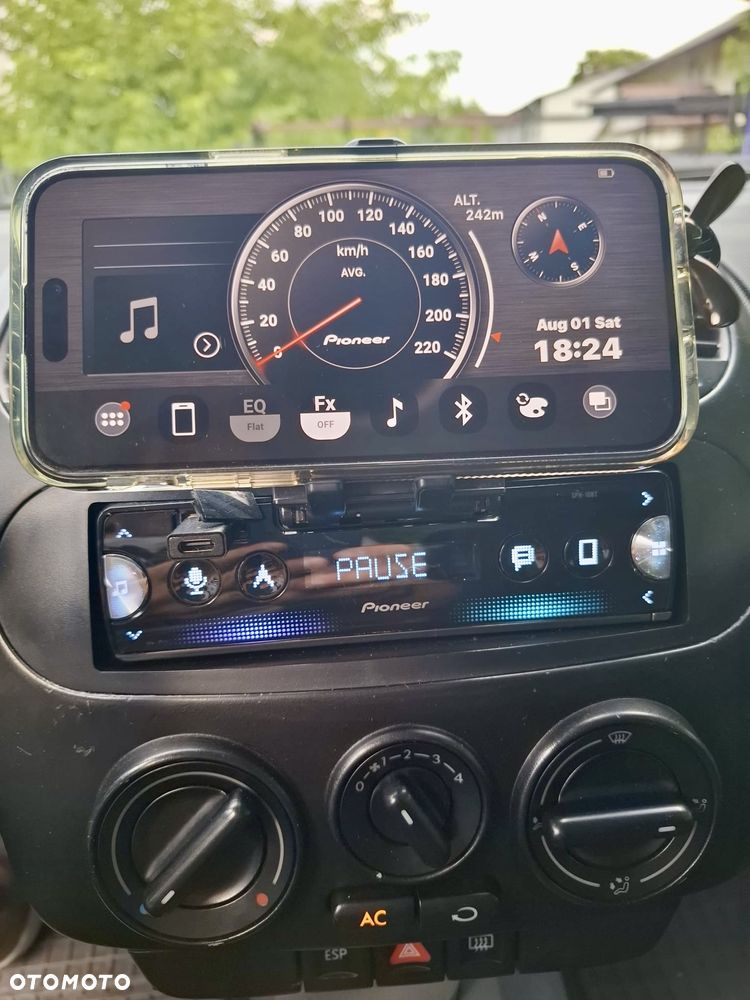 Volkswagen New Beetle - 9