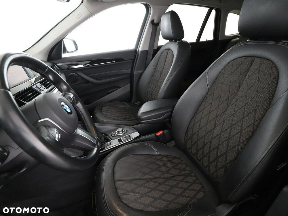 BMW X1 xDrive20d xLine - 14