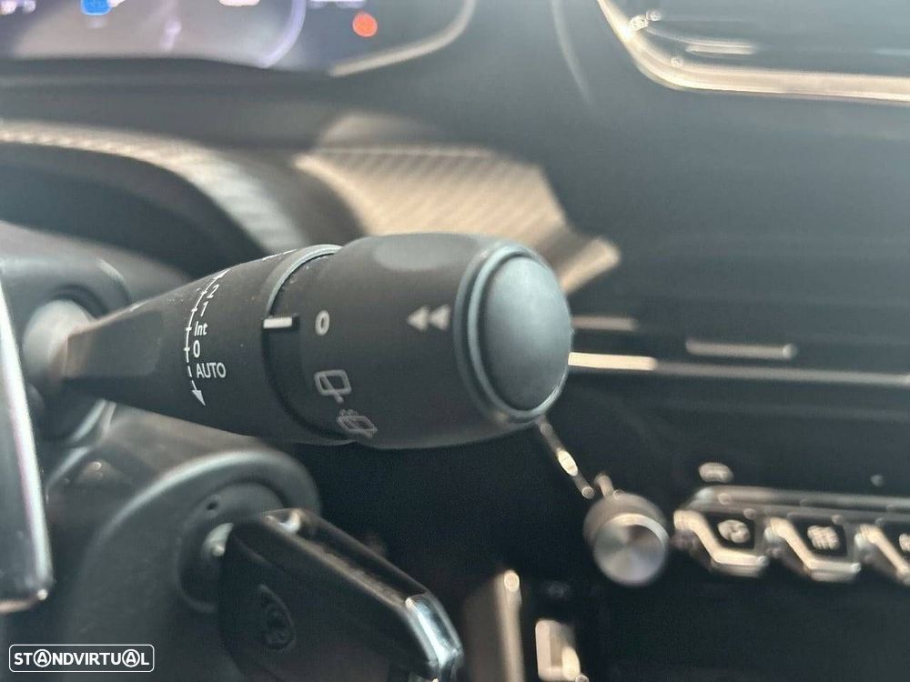 Peugeot 2008 1.2 Hybrid Allure e-DCS6 - 14