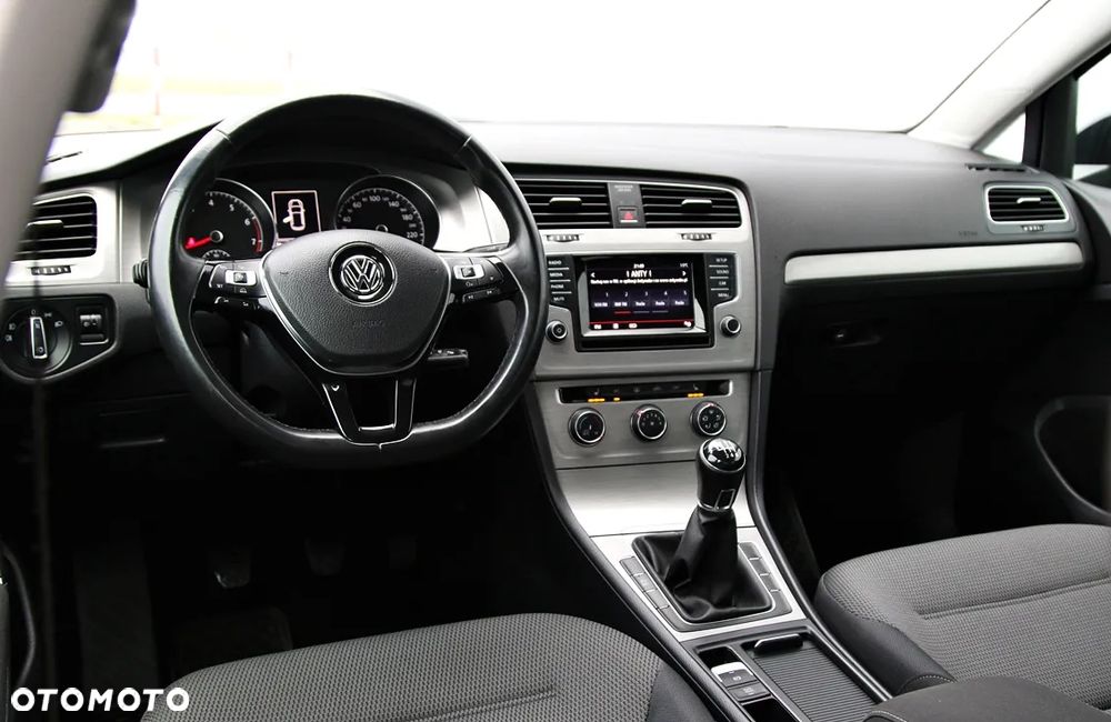 Volkswagen Golf - 26