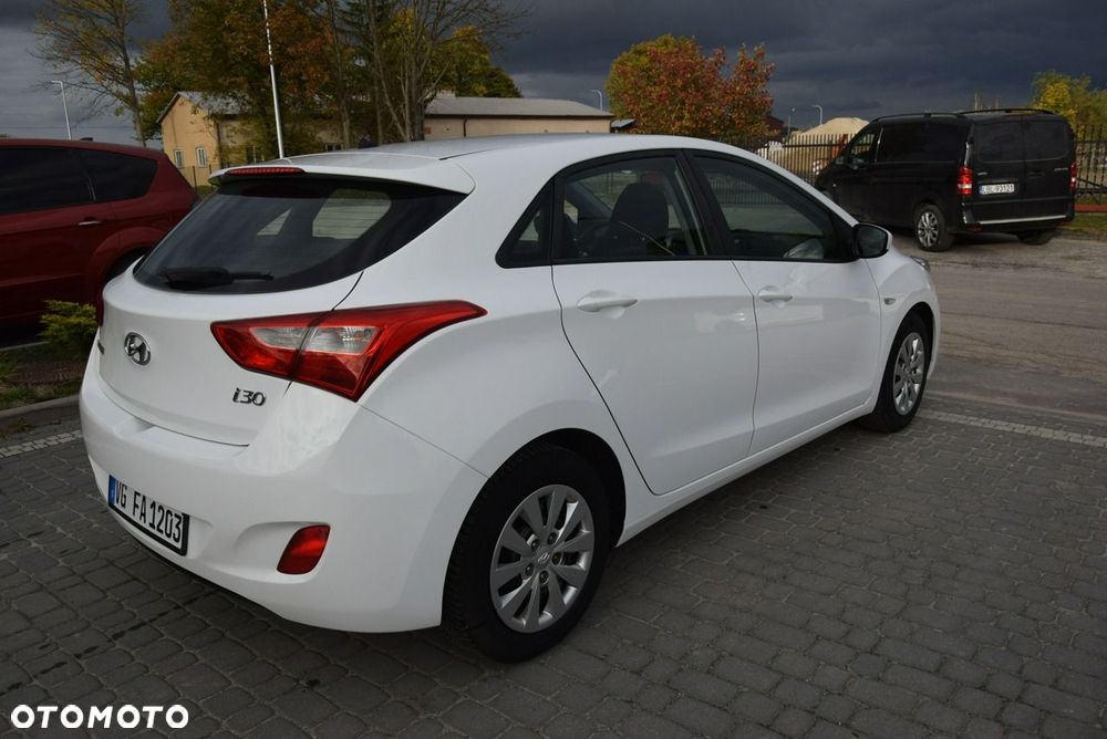 Hyundai i30 1.4 Classic + - 11