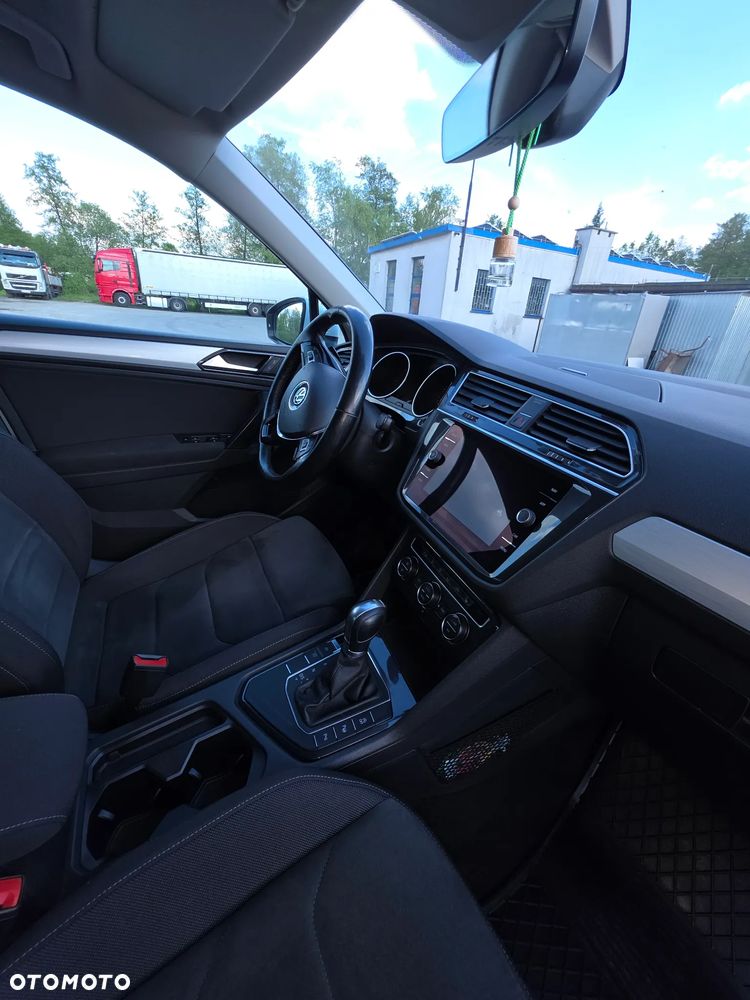 Volkswagen Tiguan - 11