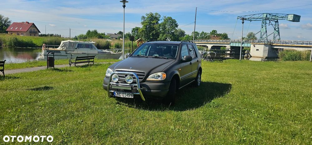 Mercedes-Benz ML - 4