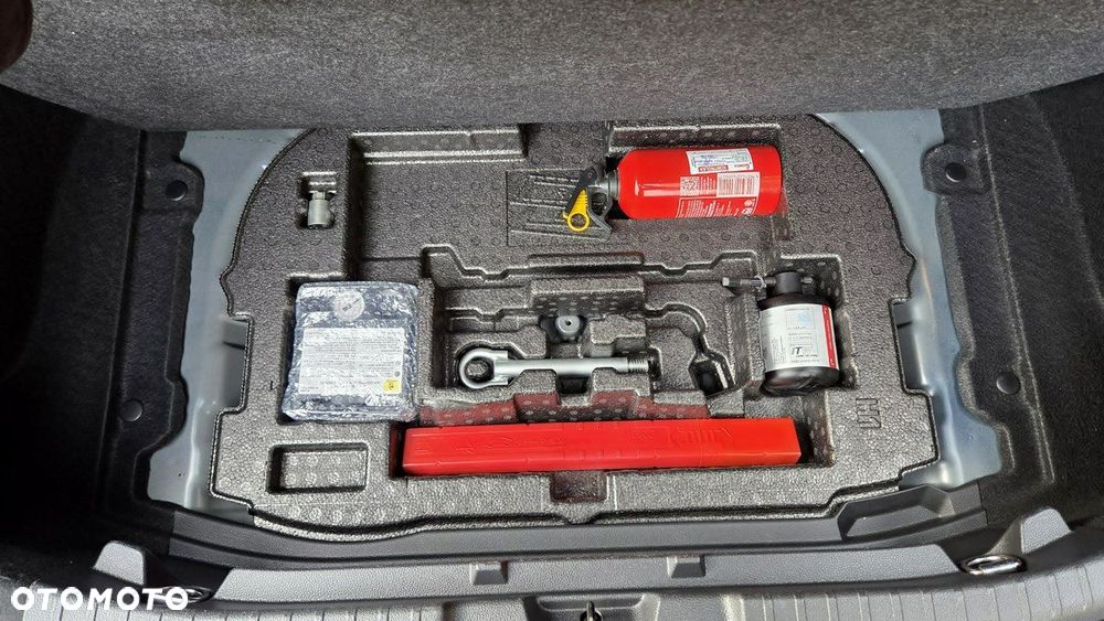 Toyota Corolla 1.8 Hybrid Comfort - 37