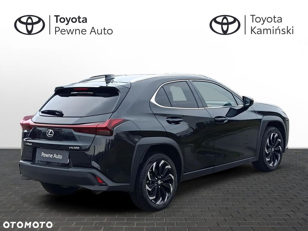 Lexus UX - 5