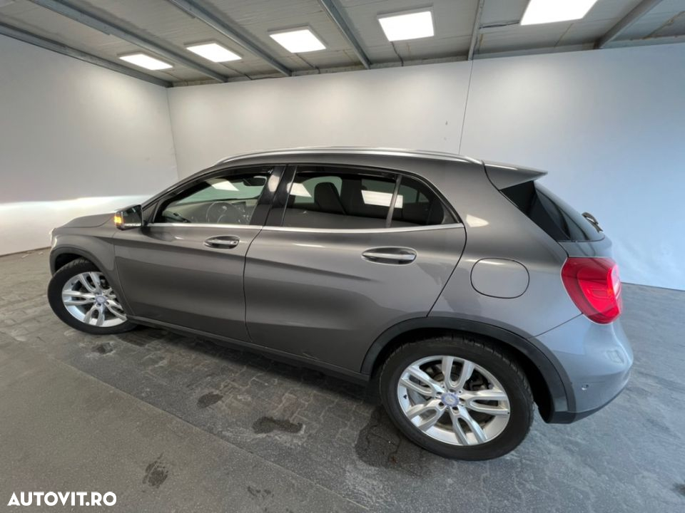 Mercedes-Benz GLA - 31