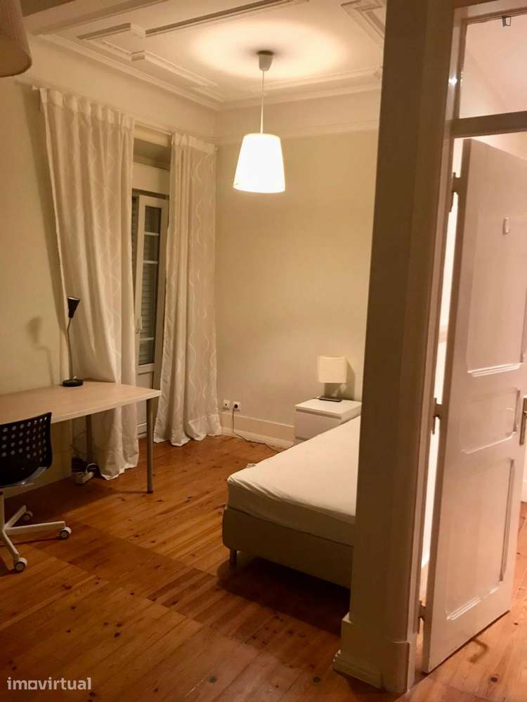 Quarto - localizado em Alameda Lisbon - Grande imagem: 5/34