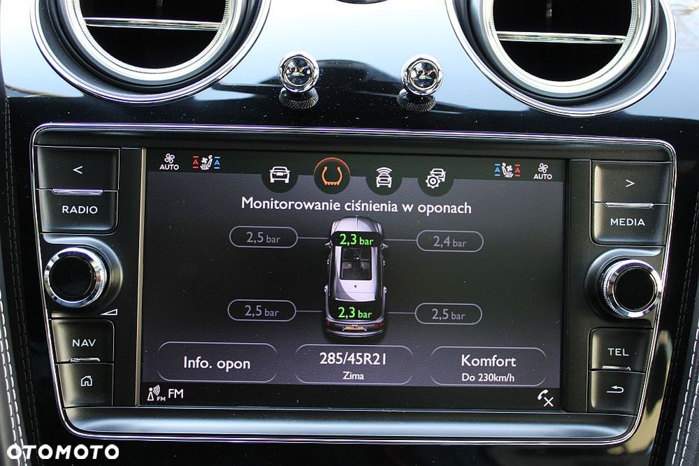 Bentley Bentayga - 27