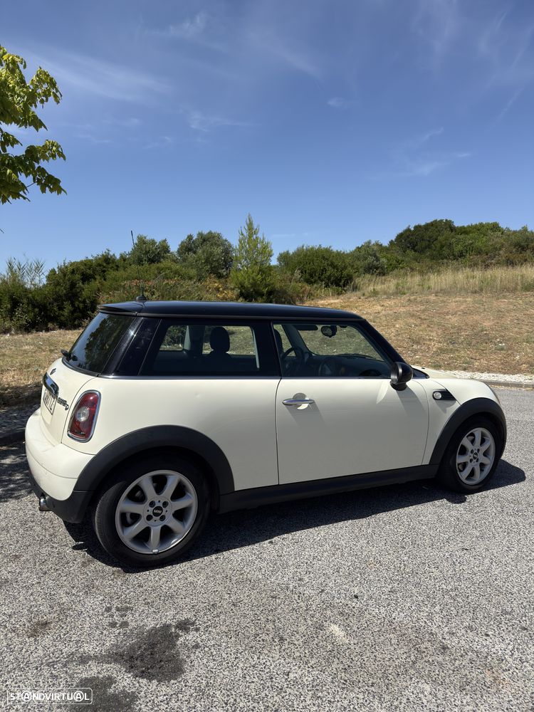 MINI 3 Portas Cooper D - 16