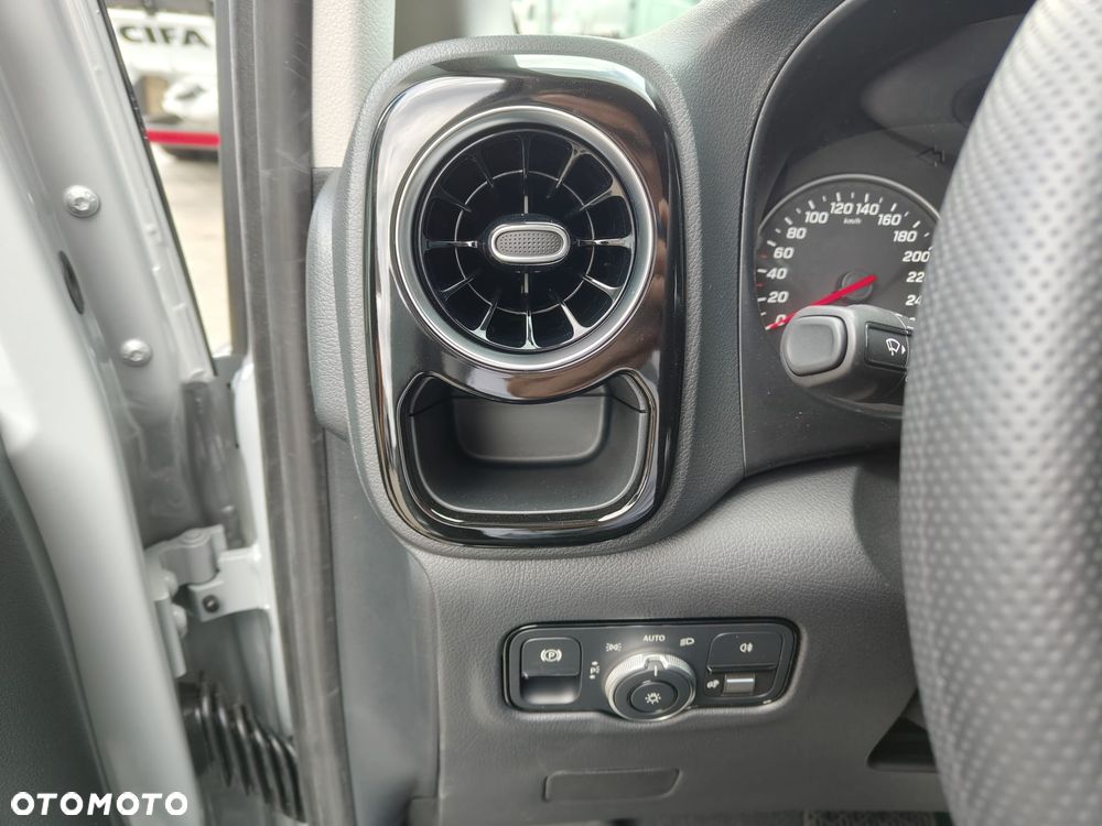 Mercedes-Benz Vito - 20