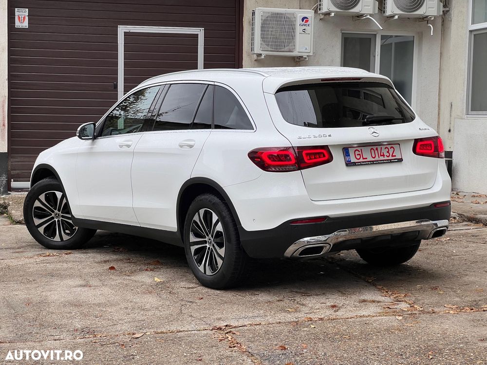 Mercedes-Benz GLC 300 d 4Matic 9G-TRONIC Exclusive - 4