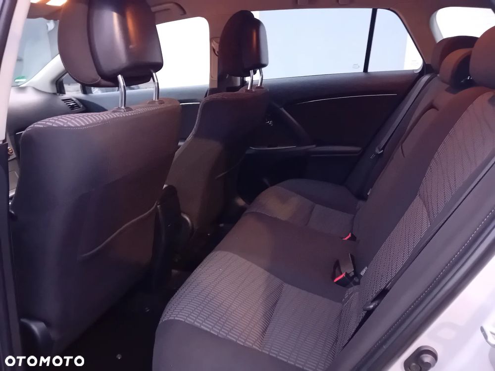 Toyota Avensis 2.0 D-4D Executive - 13