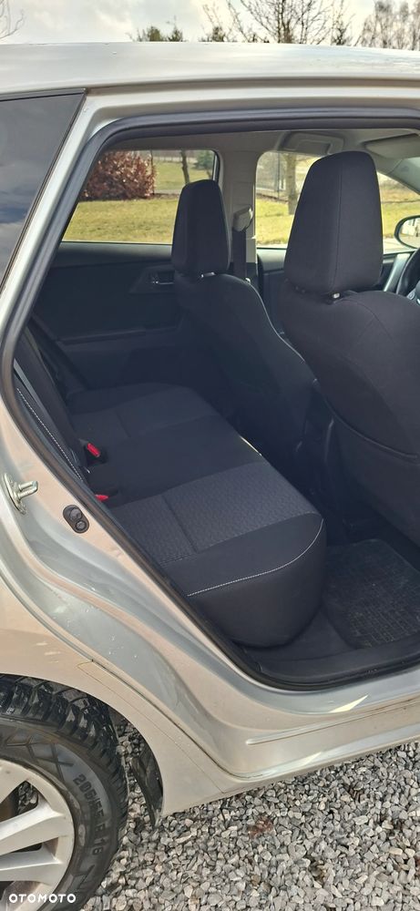 Toyota Auris 2015 photo 5