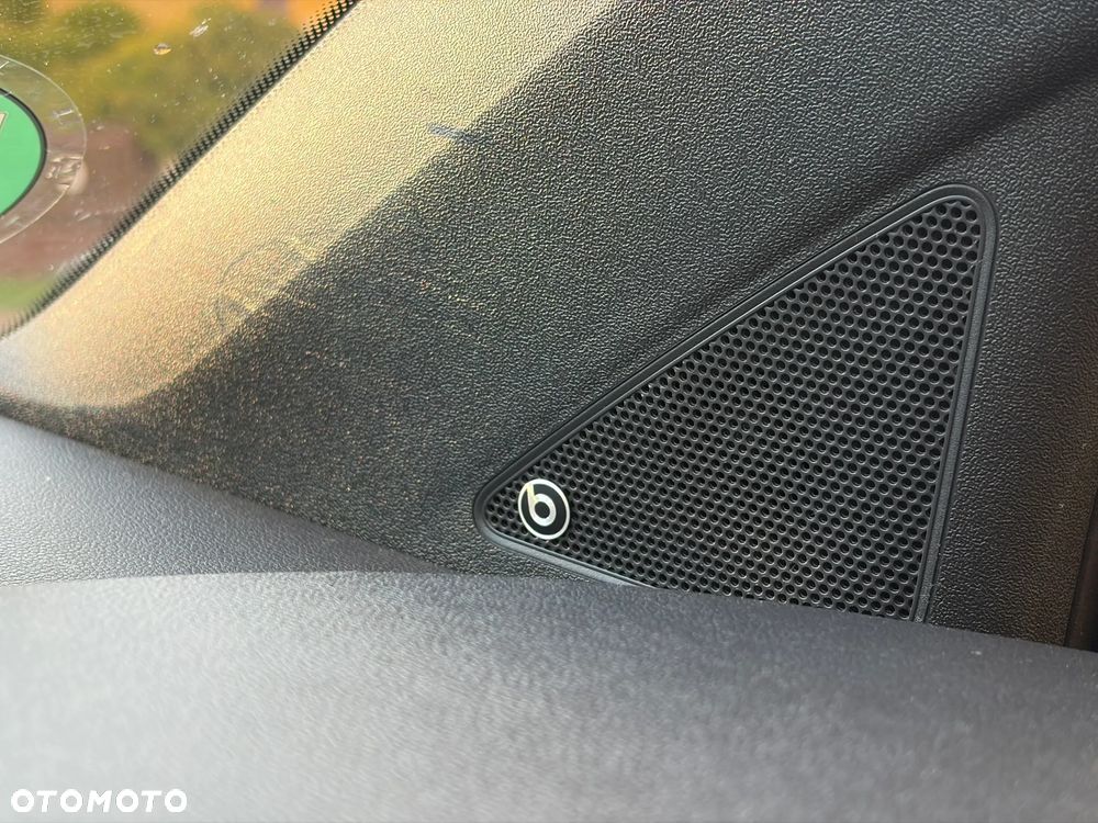 Volkswagen up! TSI beats - 11