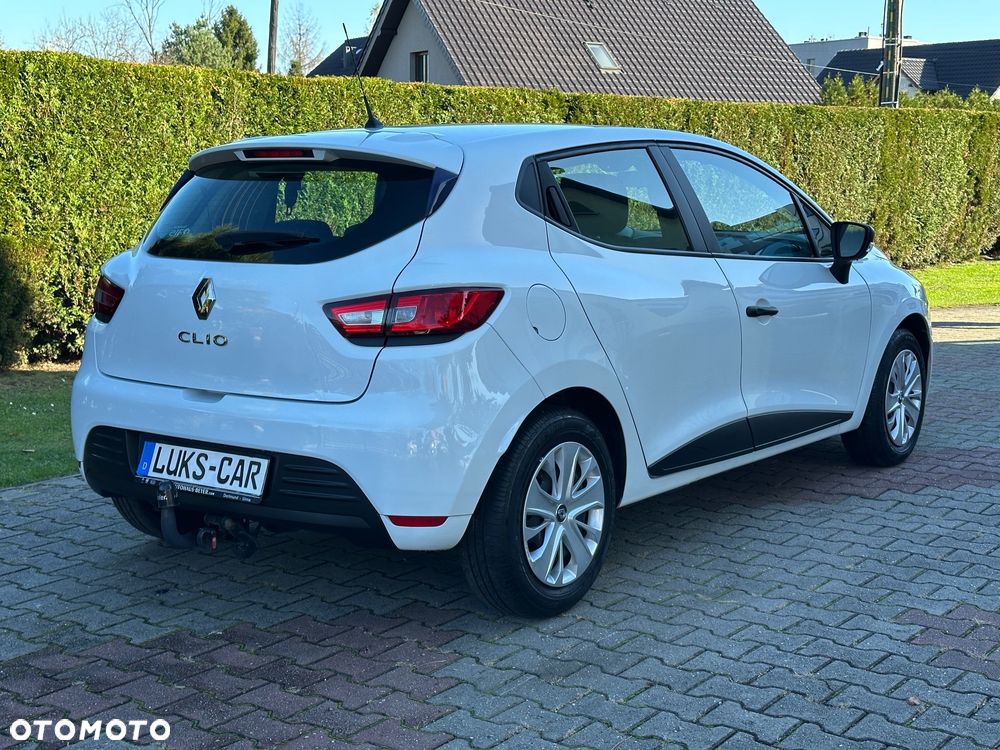 Renault Clio 1.2 16V 75 Limited - 8