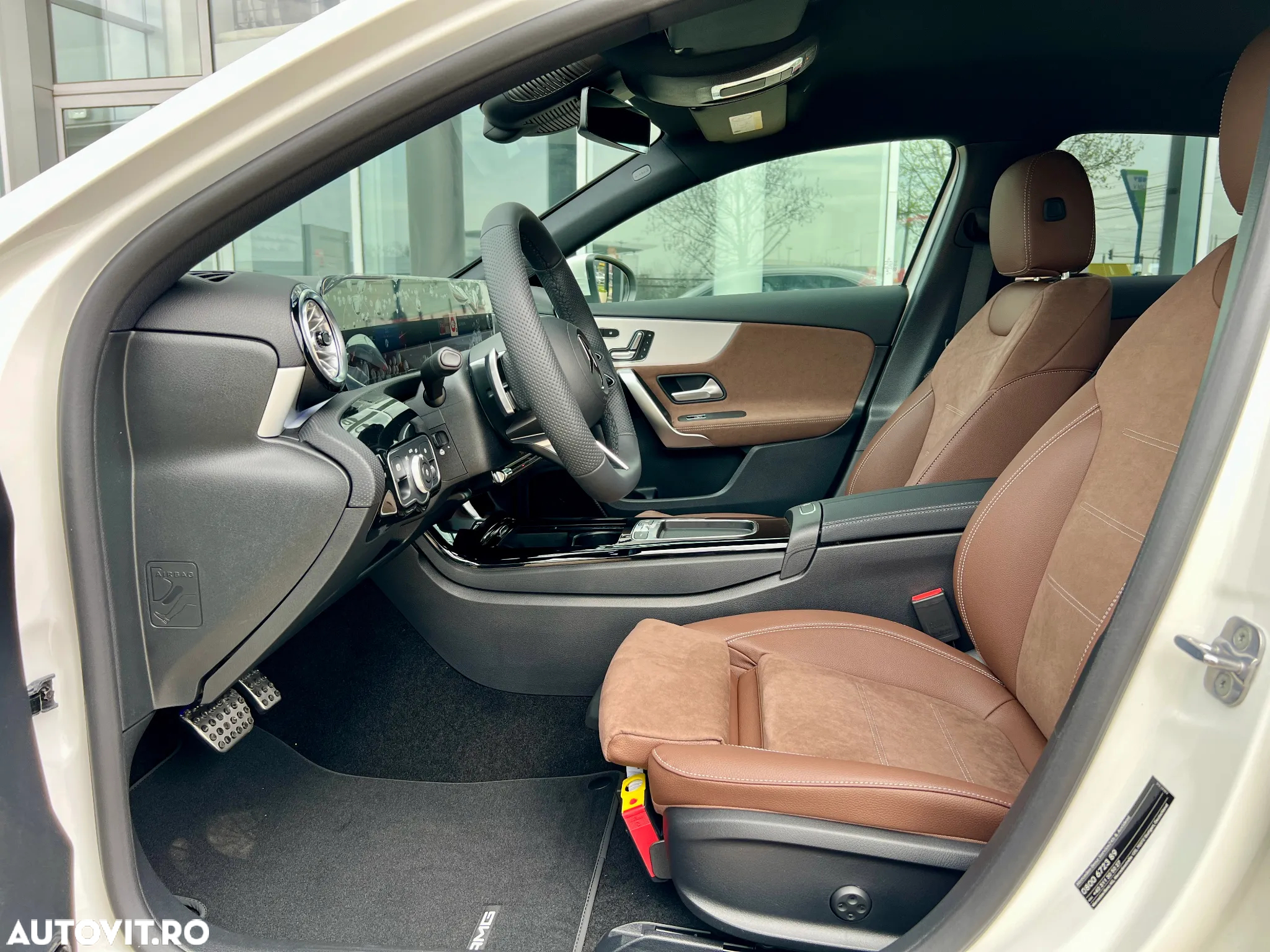 Mercedes-Benz A 200 MHEV 7G-DCT Sedan - 12