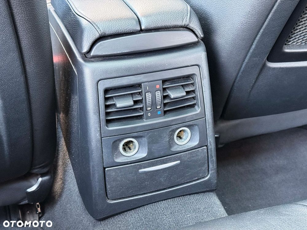 BMW Seria 3 320d DPF - 34