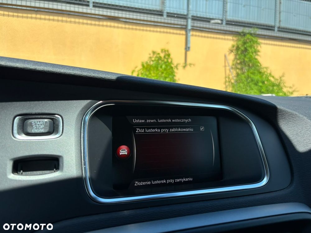 Volvo V40 T2 Drive-E Momentum - 32