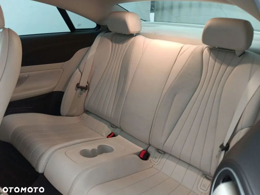 Mercedes-Benz Klasa E 220 d Coupe 9G-TRONIC - 8