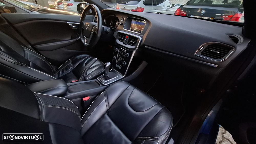 Volvo V40 2.0 D2 R-Design - 26