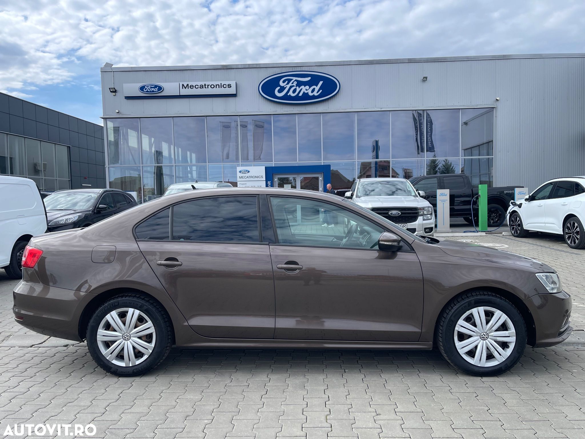 Volkswagen Jetta 1.2 TSI Comfortline - 1