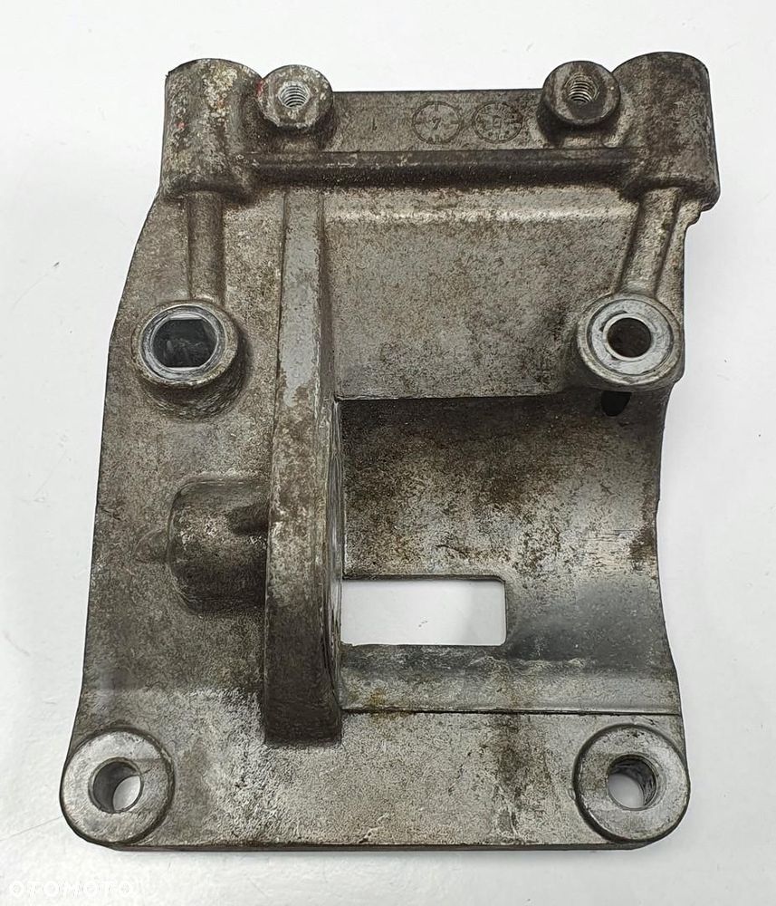 ŁAPA SPRĘŻARKI KLIMATYZACJI VOLVO V50 2.4 B 8692808 - 1