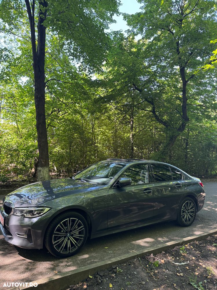 BMW Seria 3 330e iPerformance AT Sport Line - 18