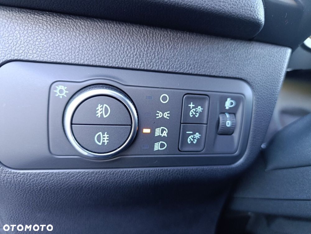 Ford Kuga - 28
