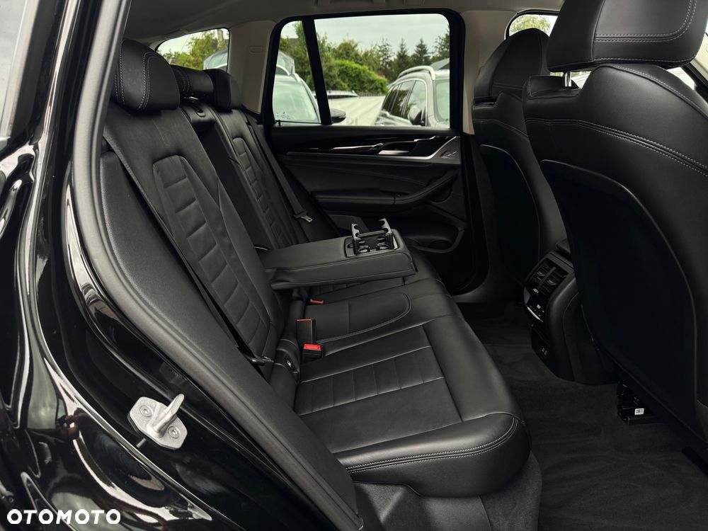 BMW X3 sDrive18d MHEV Luxury Line - 27