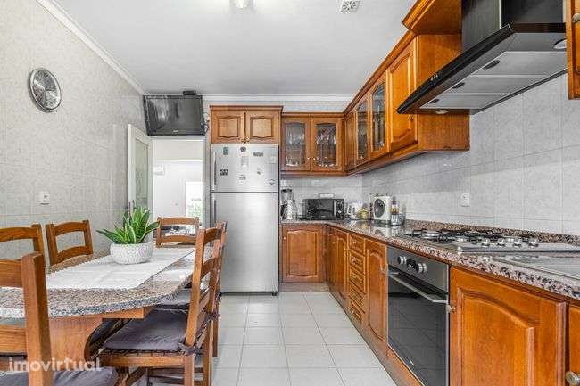 Apartamento T3 Renovado no Coração de Brito – Localização Premium! - Grande imagem: 5/20