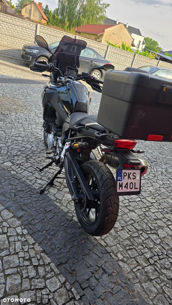 BMW F - 2