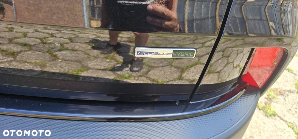 Ford Kuga 2.0 EcoBlue Hybrid TITANIUM - 4