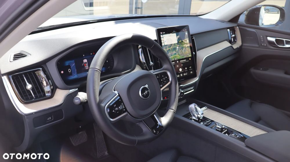 Volvo XC 60 B5 B AWD Plus Dark - 14