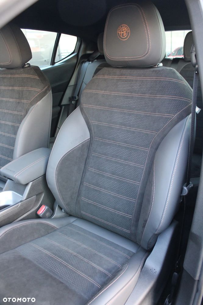 Alfa Romeo Tonale 1.5 T4 GSE mHEV Intensa DCT - 9