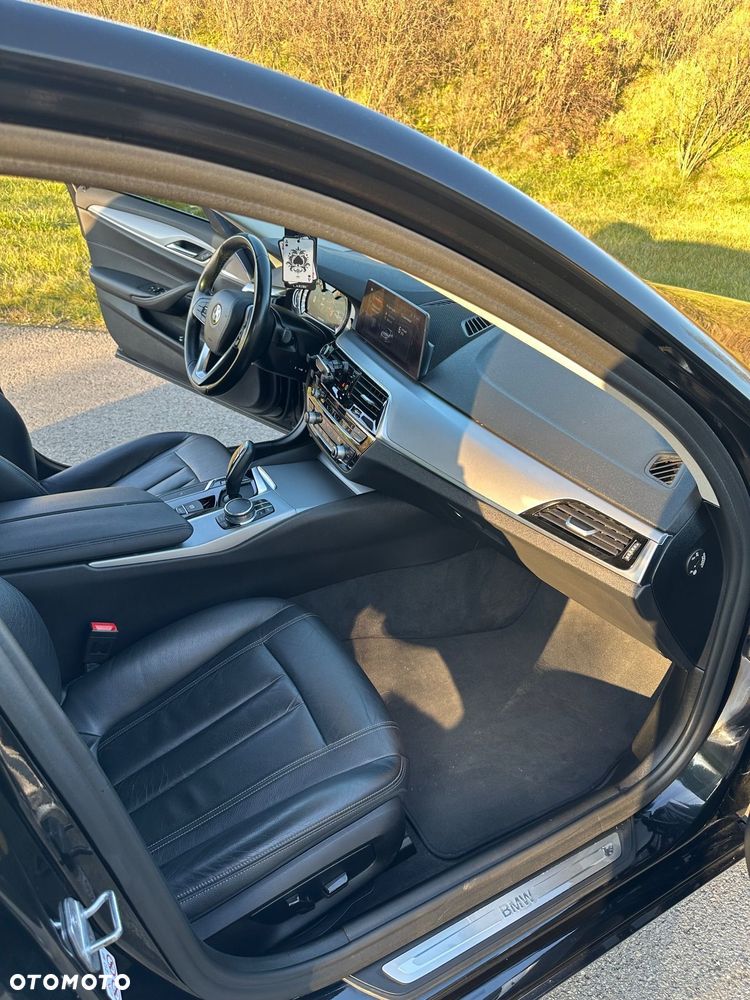 BMW Seria 5 520d Luxury Line sport - 27