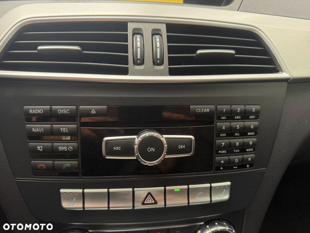 Mercedes-Benz Klasa C 180 BlueEFFICIENCY 7G-TRONIC - 28